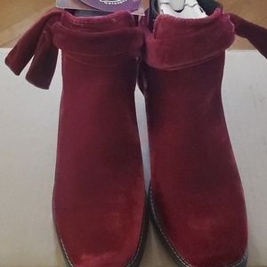 New with Tags Women's Boots by Justin